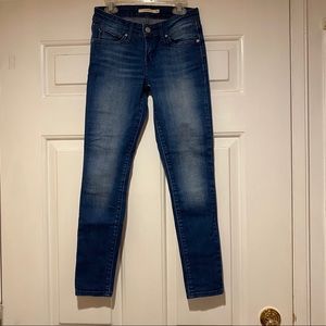 LEVIS: 711 Skinny Jeans Dark Wash